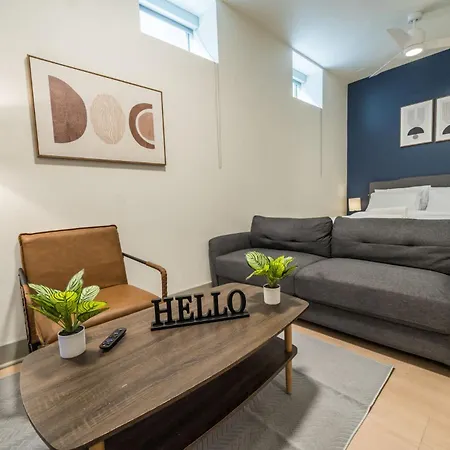 Bright And Modern Studio In Louisville # 105